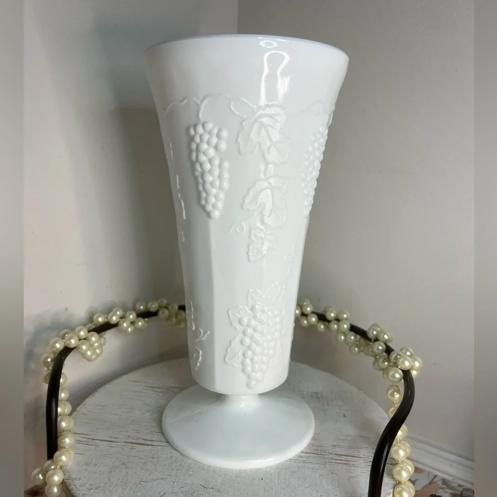 Vintage Milk Glass Vase by Indiana Glass Company 9 3/4”